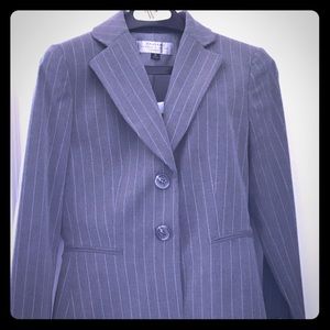 Tahari Pant Suit, Petite